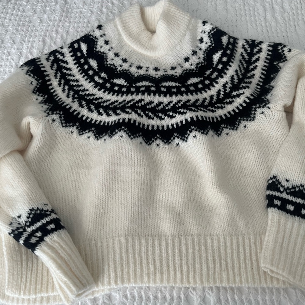Cream and Black Fair Isle Abercrombie Sweater
